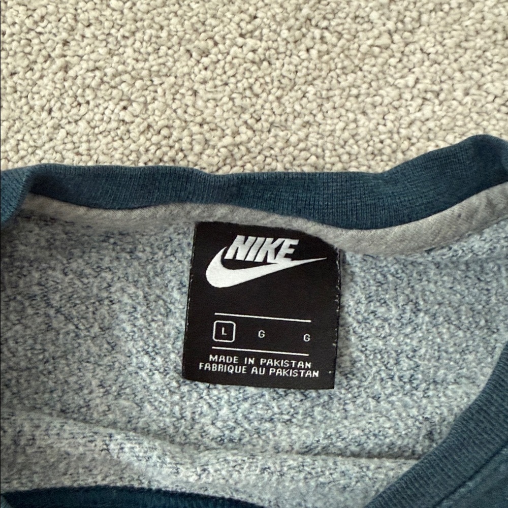 Nike Sweatshirt - Womens Large - Picture 2 of 3
